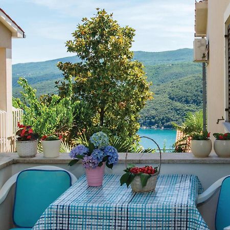 Beautiful Apartment In Rabac With Kitchen 外观 照片