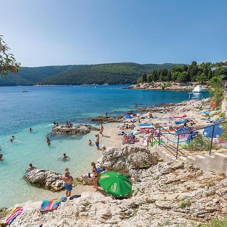 Beautiful Apartment In Rabac With Kitchen 外观 照片