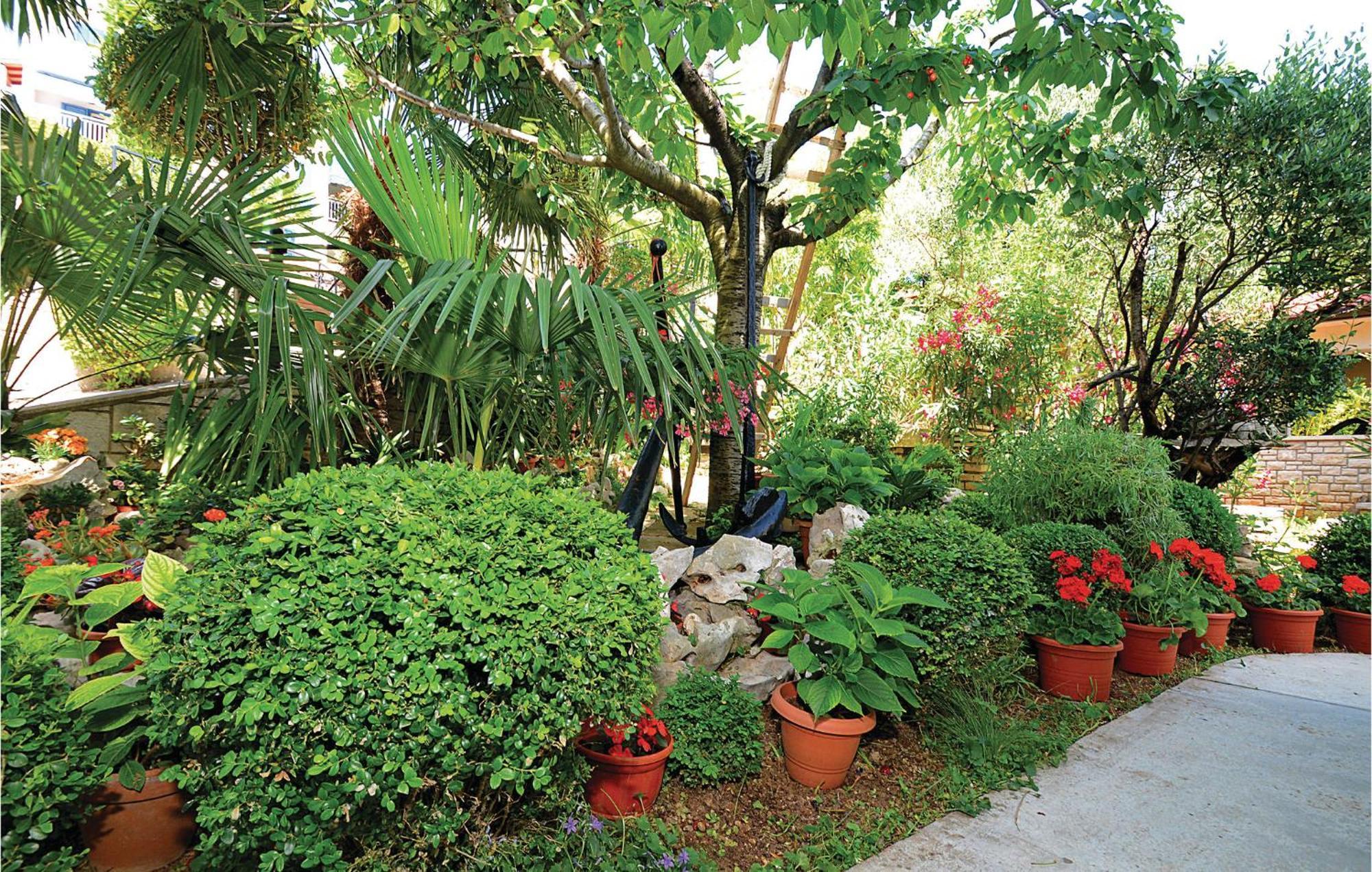 Beautiful Apartment In Rabac With Kitchen 外观 照片